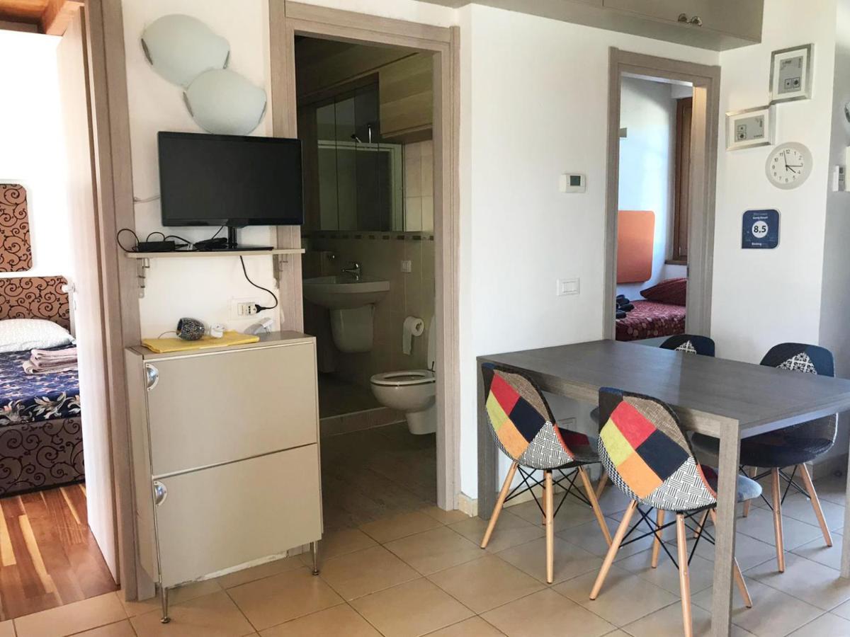 Luxury Apartments - Le Fate - Residence With Pool Manerba del Garda Eksteriør bilde